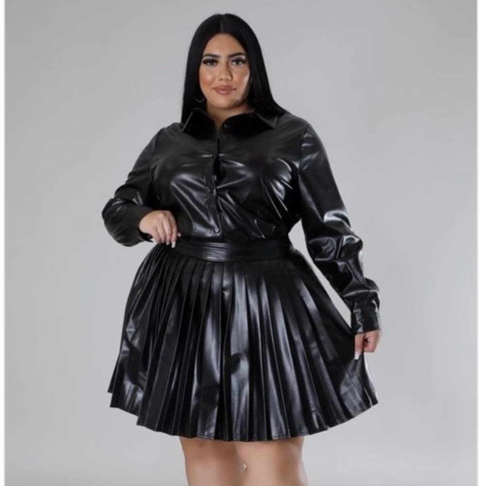 Plus Size Black Pleated Skirt & Shirt Set